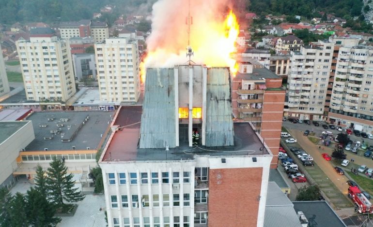 Inspectoratul pentru Situaţii de Urgenţă „Semenic” al judeţului Caraş-Severin a anunţat cauza producerii incendiului de la sediul Consiliului Judeţean, fiind vorba despre flacăra unei butelii cu arzător!