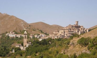 Vrei sa pleci din Romania?Primaria comunei Santo Stefano di Sessanio din Italia,ofera o prima de instalare 20.000 de euro, iar plata lunară la circa 660 de euro pentru o perioadă de trei ani!