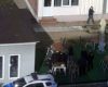 Un tanar recalcitrant a fost încătuşat de poliţişti din Moldova Noua!Motivul nu purta masca!