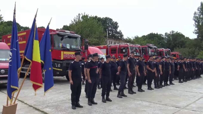Incendiile continuă să facă ravagii în Grecia, România trimite în Grecia pompieri și autospeciale!