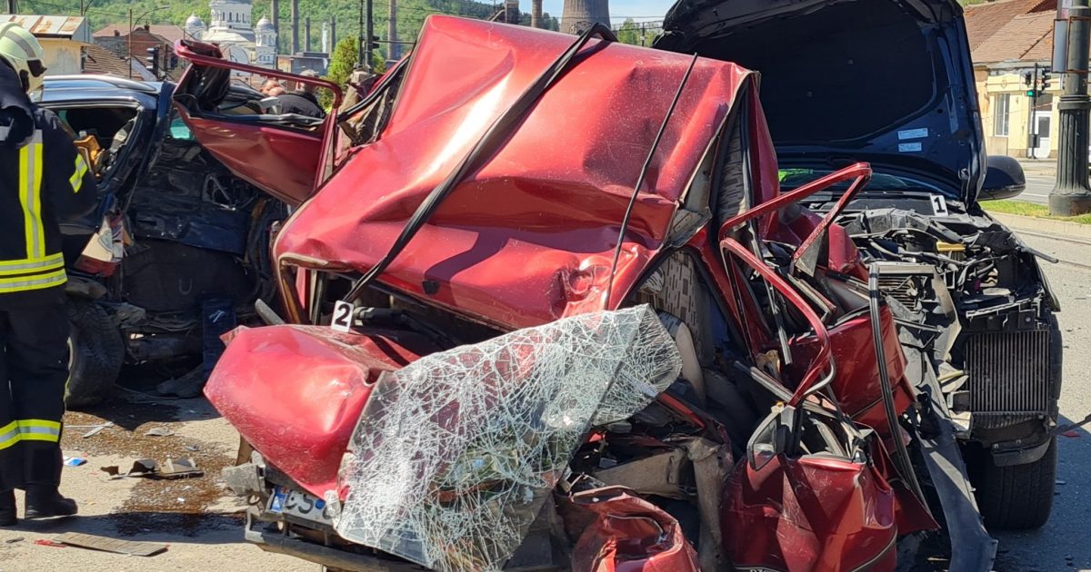 GRAV ACCIDENT RUTIER PE STRADA CASTANILOR DIN RESITA!