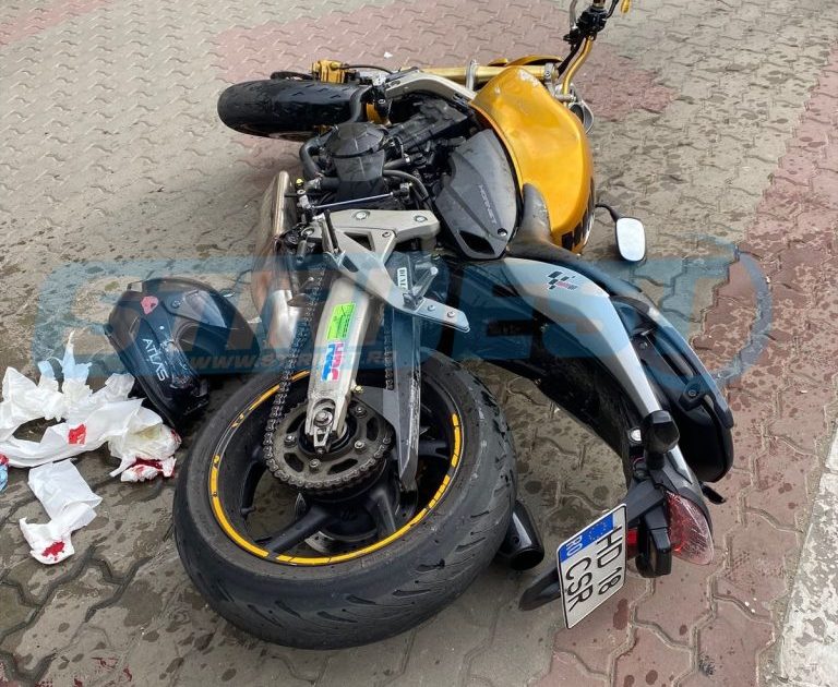 BOCSA:MOTOCICLIST ACROSAT DE UN SOFER BAUT!