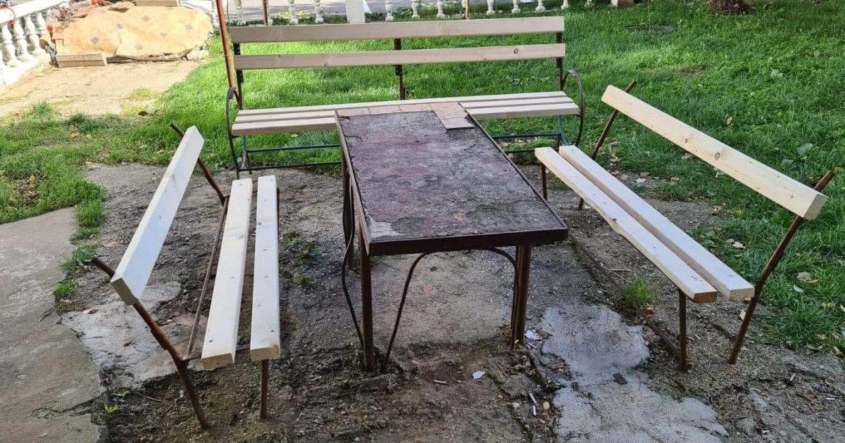 SE REPARA MOBILIERUL STRADAL DIN MOLDOVA NOUA