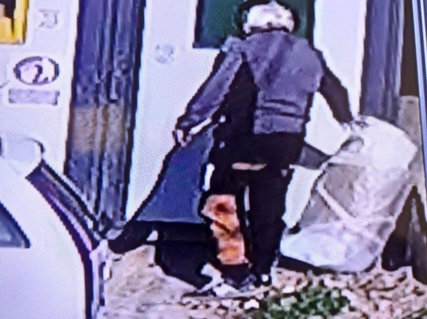 MOLDOVA NOUA:ARUNCI GUNOI PE SPATIU PUBLIC, IEI O AMENDA DE TE USTURA!
