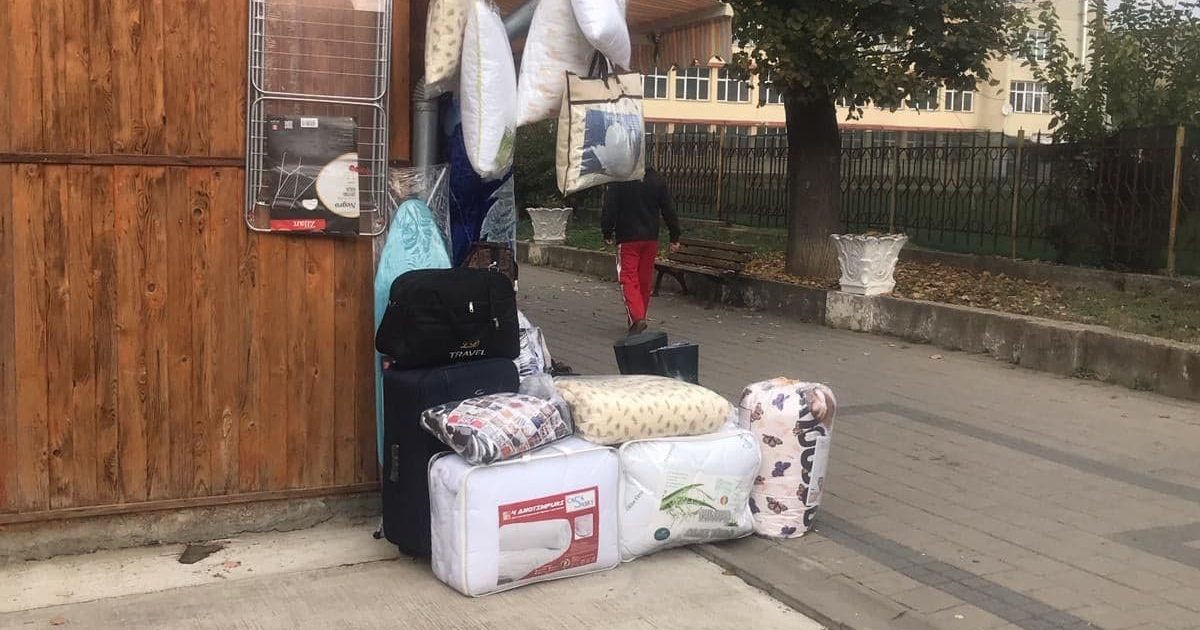 IN MOLDOVA NOUA COMERTUL STRADAL INSALUBRU E PE CALE DE DISPARITIE!