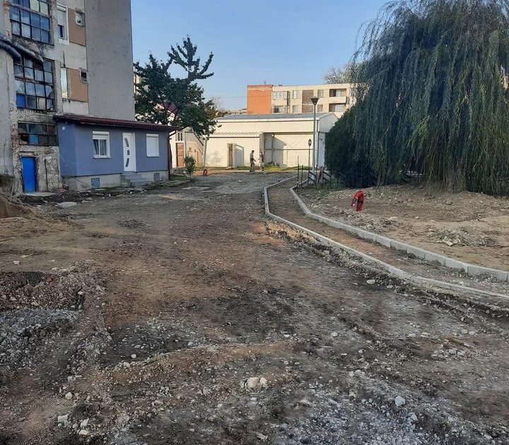 MOLDOVA NOUA-VOM AVEA PARCARI! MULTE PARCARI!!!