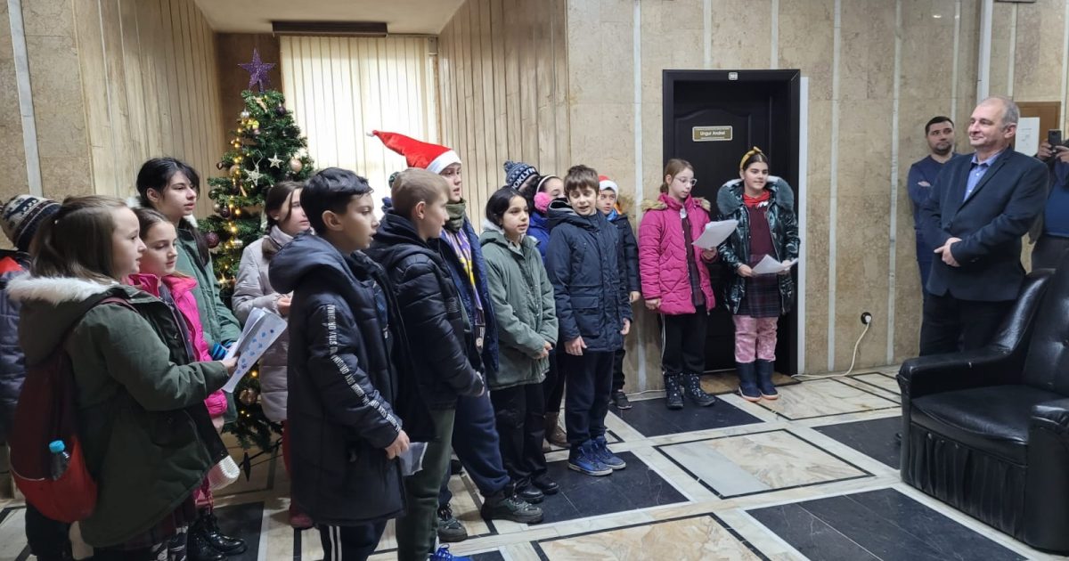 CJ CARAS-SEVERIN PRIMESTE COLINDATORI!