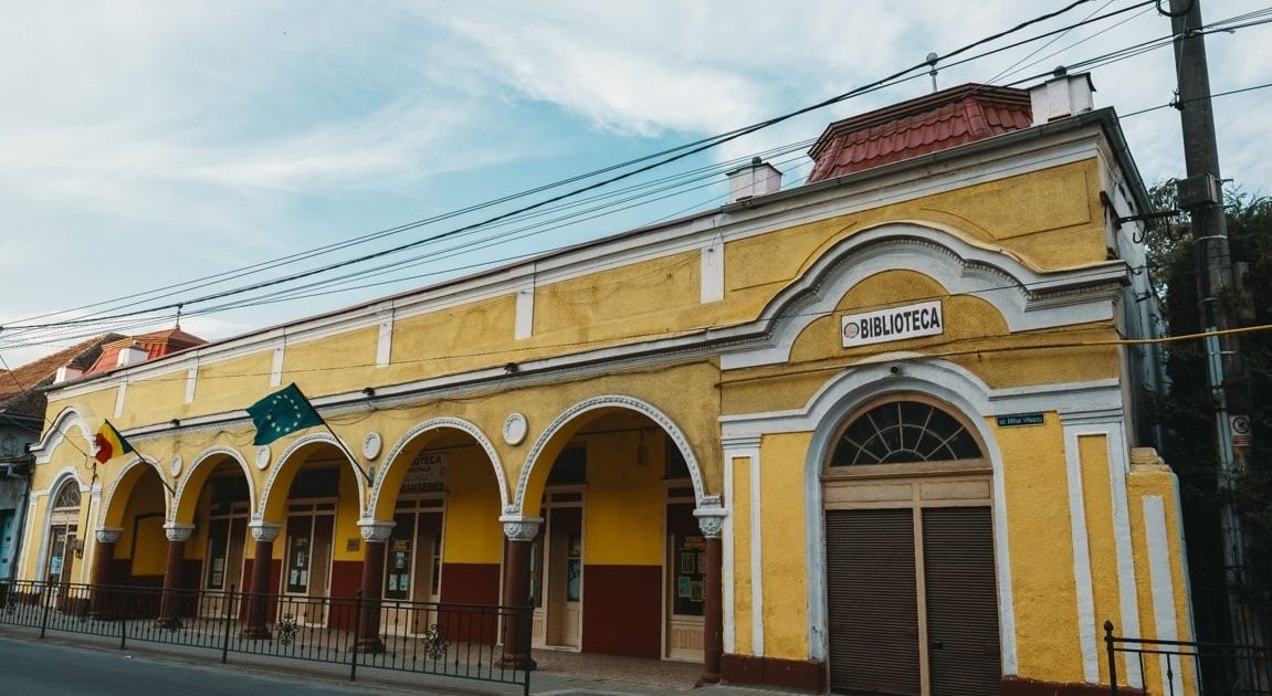 BIBLIOTECA MUNICIPALA DIN CARANSEBES-ACHIZITIE IMPRESIONANTA!