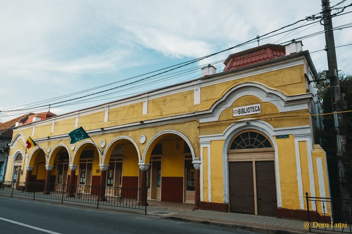 BIBLIOTECA MUNICIPALA DIN CARANSEBES-ACHIZITIE IMPRESIONANTA!