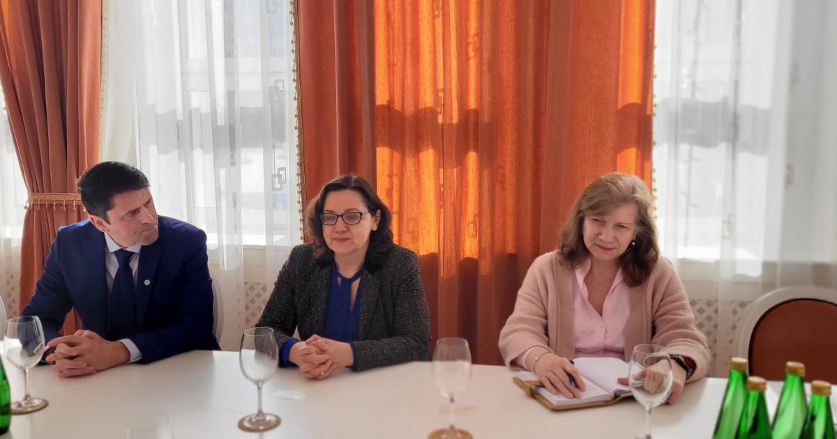 ROMEO DUNCA VREA "CU BICICLETA PRIN VEST"!