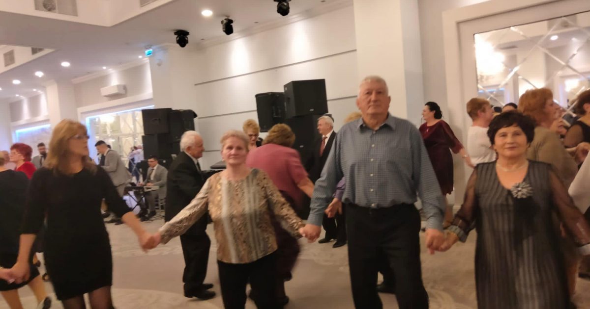 8 MARTIE.RESITA.PETRECERE CA-N POVESTI!!!