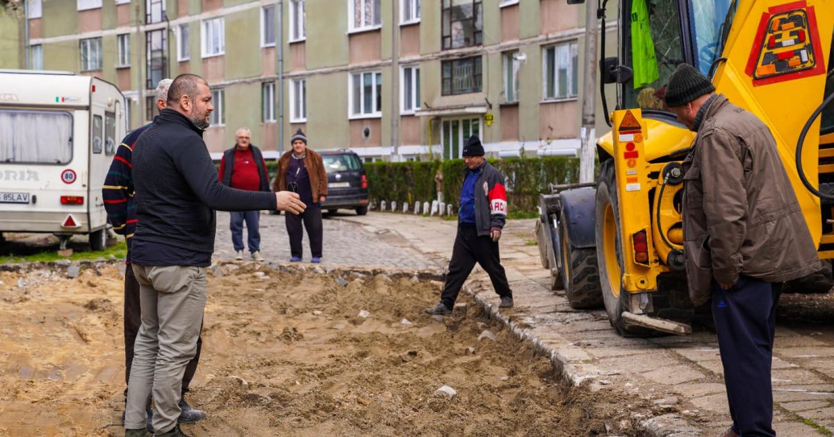 RESITA.CARTIERUL MOROASA SE MODERNIZEAZA PE BANI GREI!
