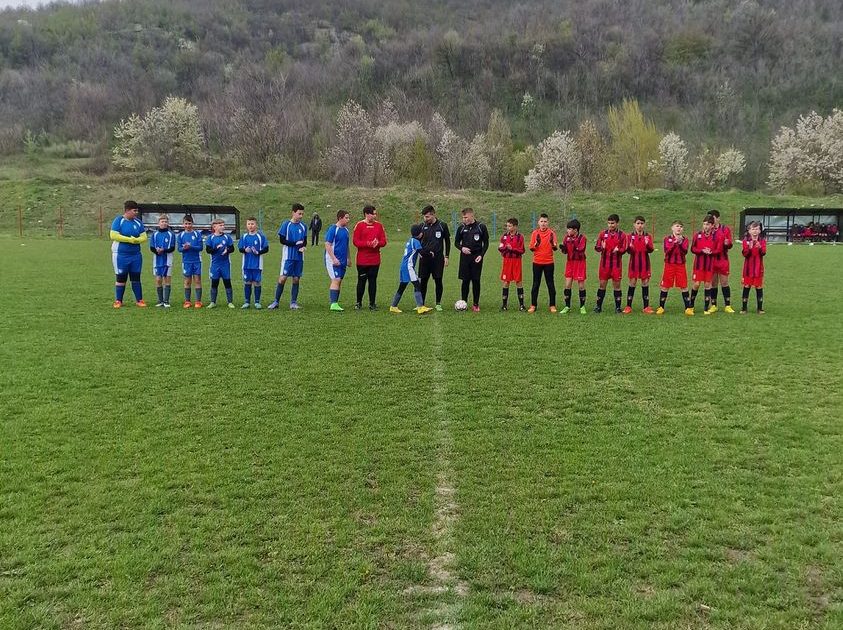 CS MOLDOVA NOUA BATE LA SCOR TOT CE PRINDE!