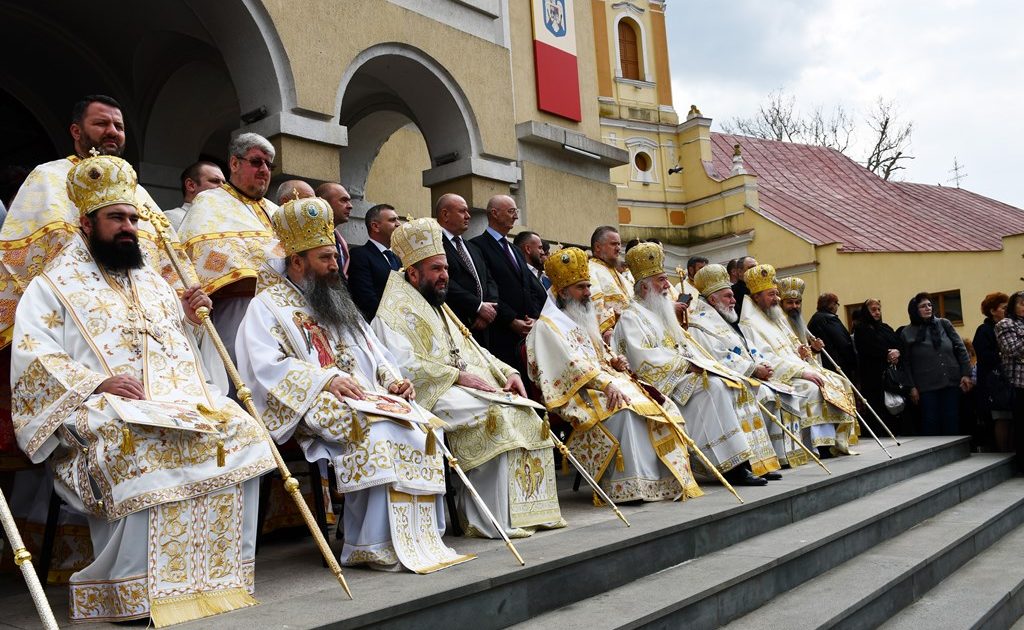 SFANTA LITURGHIE DE LA CATEDRALA EPISCOPALA DIN CARANSEBES!
