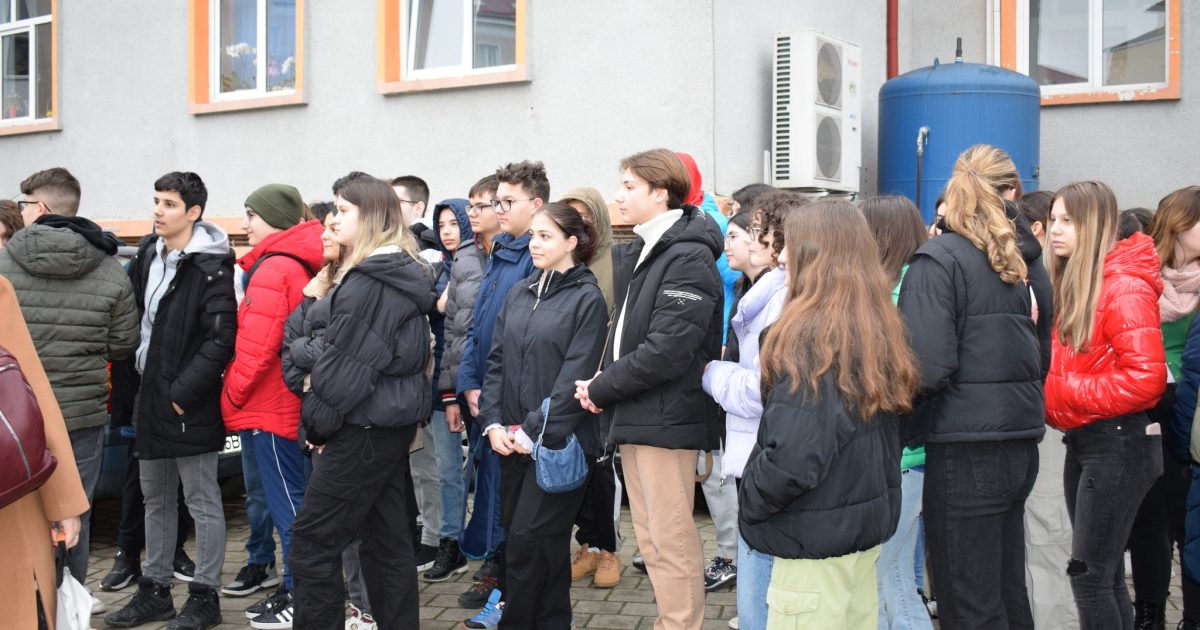 RESITA.DIN CLASA A VIII-A DIRECT LA FACULTATE!
