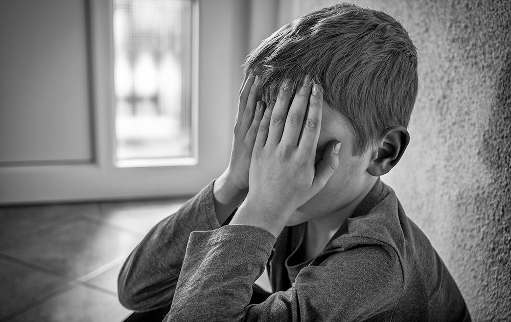 VAL DE ANXIETATE PRINTRE ADOLESCENTII CARASENI!