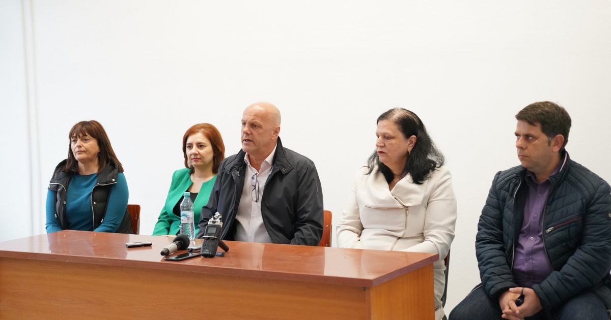 Resita.Nelu Popa se lauda ca a renovat Şcoala Gimnazială „Marius Șandru“ din temelii!