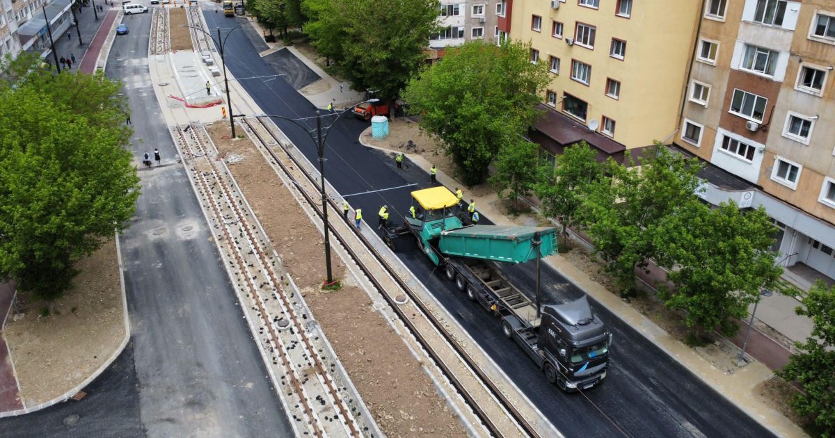 RESITA.MAI E PUTIN SI NE VOM PLIMBA CU TRAMVAIUL! V-ATI CUMPARAT BILETE?