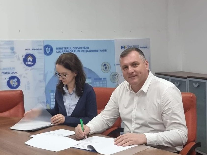 Berzovia,Primarul Mircea Serafin atrage sume fabuloase din PNNR!