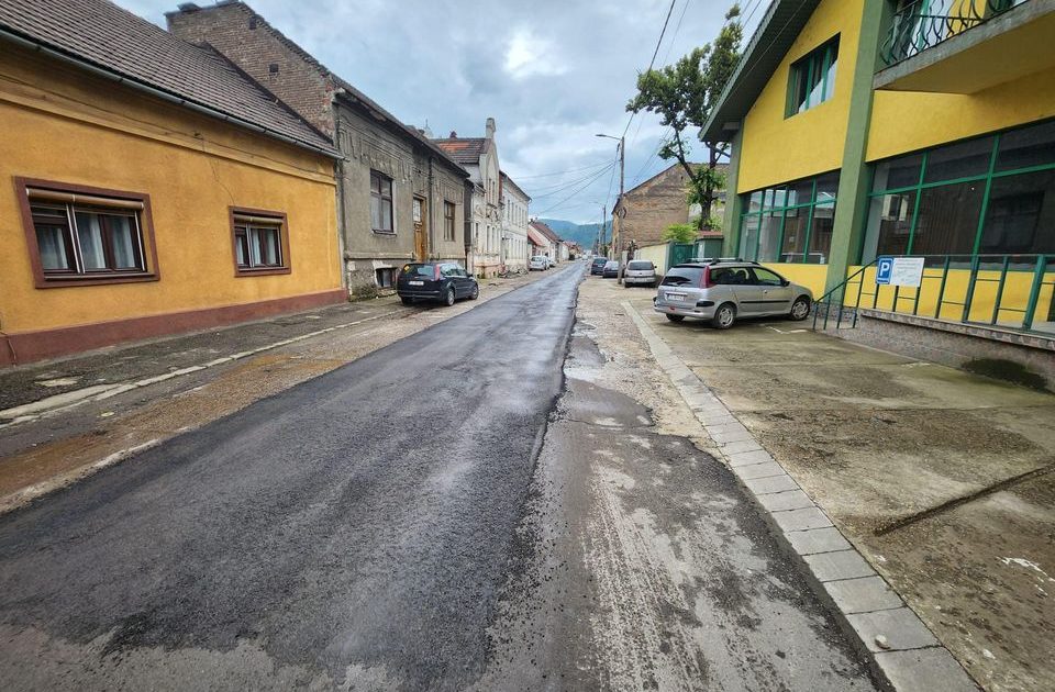 RESITA! Eforturile nocturne ale colegilor de la Direcția de Întreținere restabilesc traficul în zona Muncitoresc