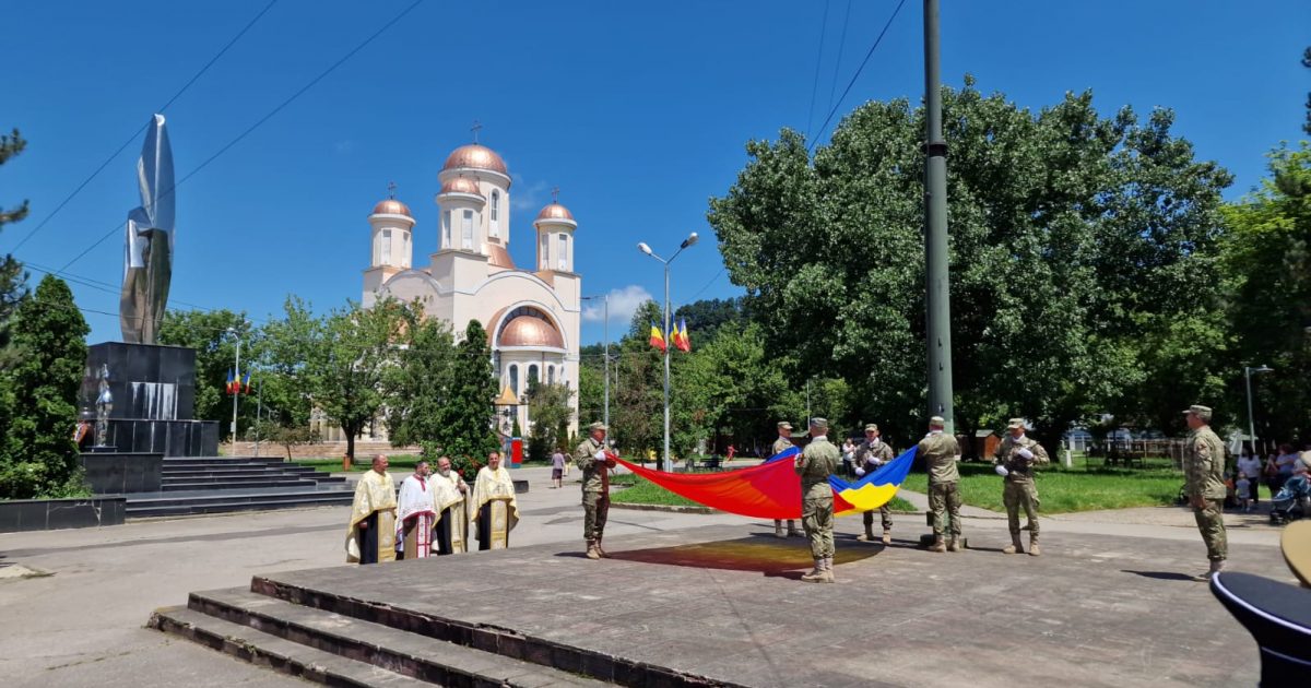 RESITA. ZIUA DRAPELULUI NATIONAL CELEBRATA CU FAST LA RESITA!
