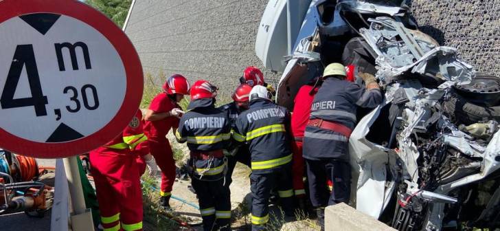 Tragedie în Reșița: Un tânăr și-a pierdut viața într-un accident cumplit!