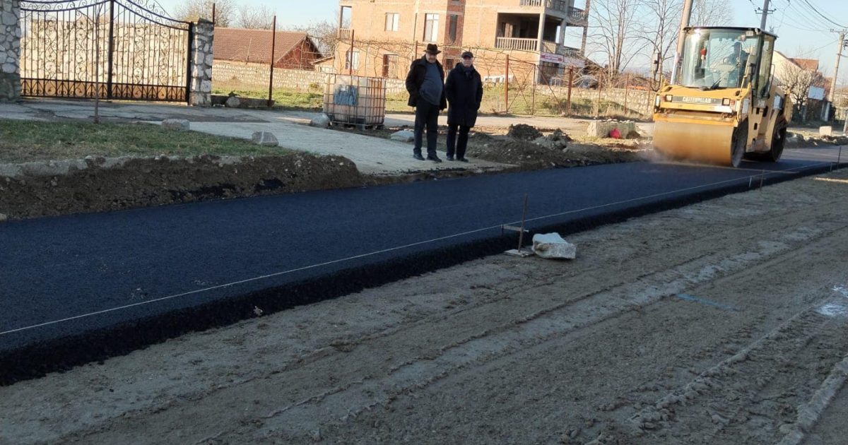 MOLDOVA NOUA-CHISALITA -PRIMUL STRAT DE ASFALT PE STRADA DUNARII!