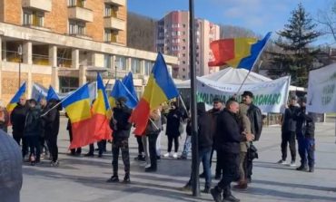 Scandalul Moldova Nouă: O bombă fiscală explodează în Balcani! Taxe record și proteste fără precedent!