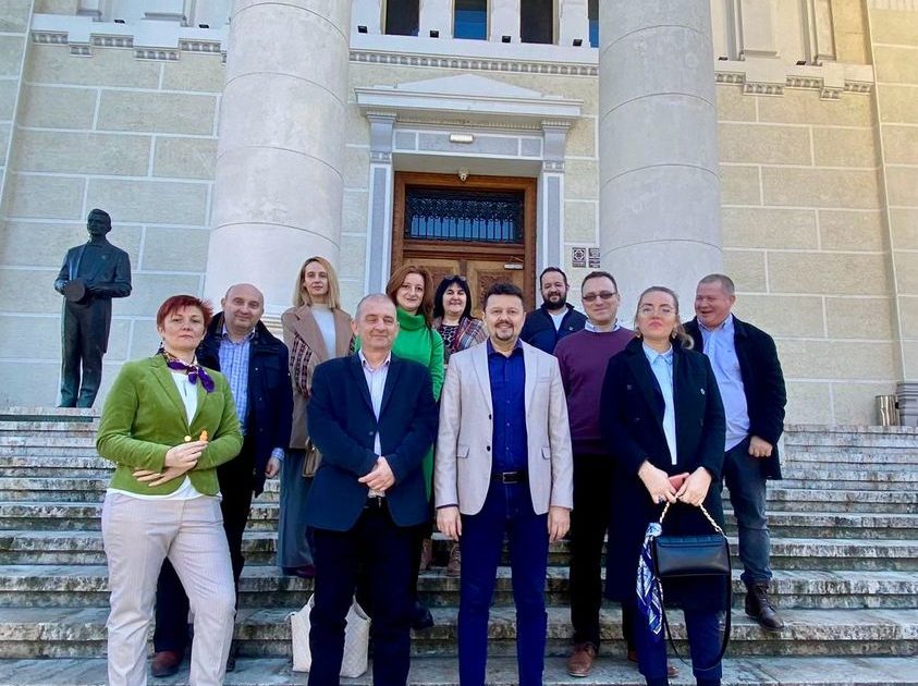 STATI PE-APROAPE! CJ CARAS-SEVERIN BAGA CULTURA!