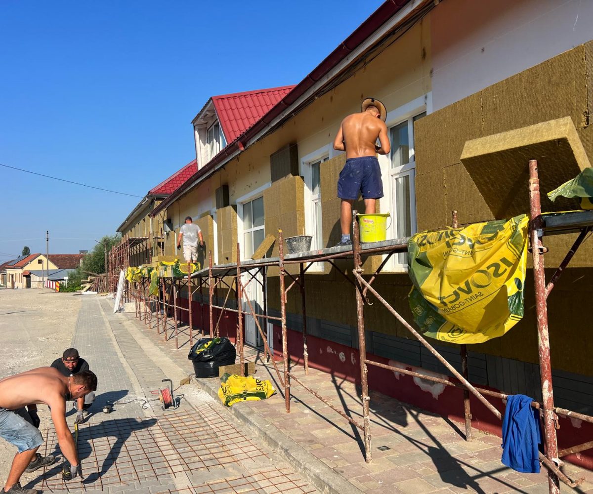 IN CICLOVA NOUA NU SE STA NICI PE CANICULA!