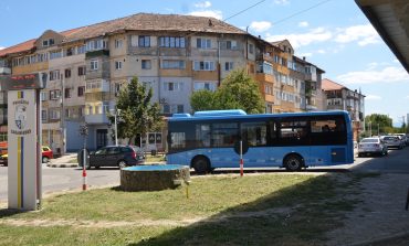 Caransebeș intră în era transportului ecologic: patru autobuze electrice pe străzile orașului