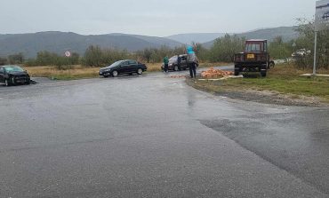 Accident pe DN 57: O remorcă plină cu cărămizi, o mașină grăbită și o șosea alunecoasă