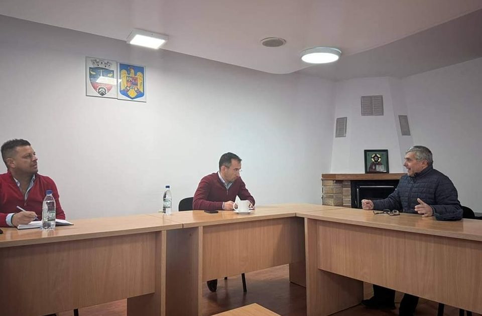 MOLDOVA NOUA - Primarul Torma, în dialog cu cetățenii!