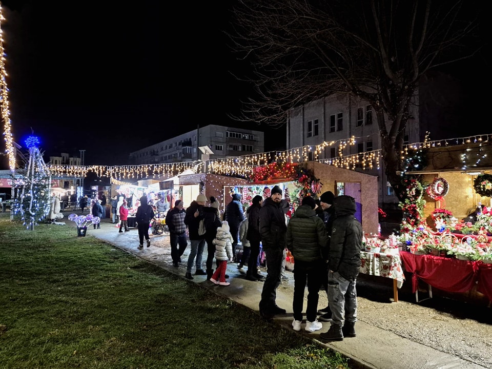 Târgul de Crăciun de la Moldova Nouă: magia sărbătorilor prinde viață!