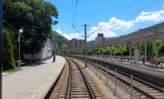 Panică pe șine! Trenurile puse în pericol de hoții de cabluri la Reșița!