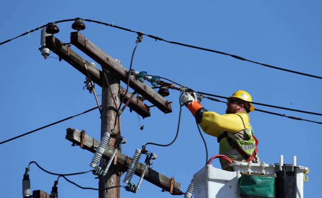 Moldova Nouă: Întreruperi programate de energie electrică pe 31 ianuarie