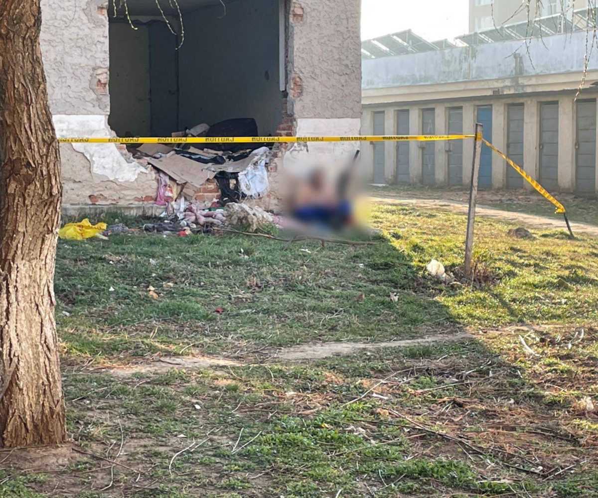 Crimă în umbra fostului cămin de nefamilisti: Bătrân găsit mort, bătut și dezbrăcat!