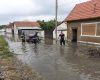 Furia apelor lovește Bocșa: curți inundate, drumuri blocate și o comunitate pusă la încercare