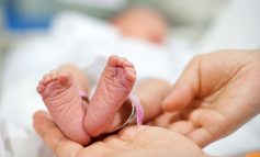 RESITA.Răpire la lumina zilei: bebeluș smuls din brațele bunicii, salvat în ultimul ceas
