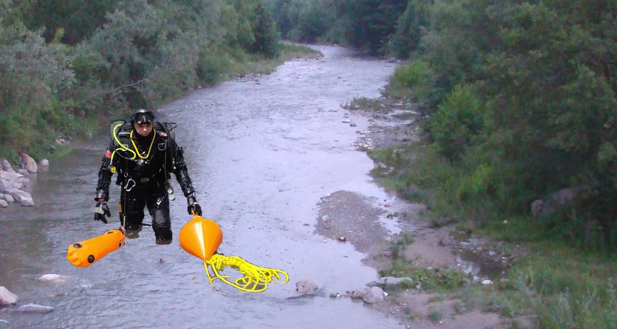 TRAGEDIA DE PE CERNA: Trupul unui bătrân de 73 de ani, găsit fără viață de scafandri – comunitatea din Băile Herculane, în doliu