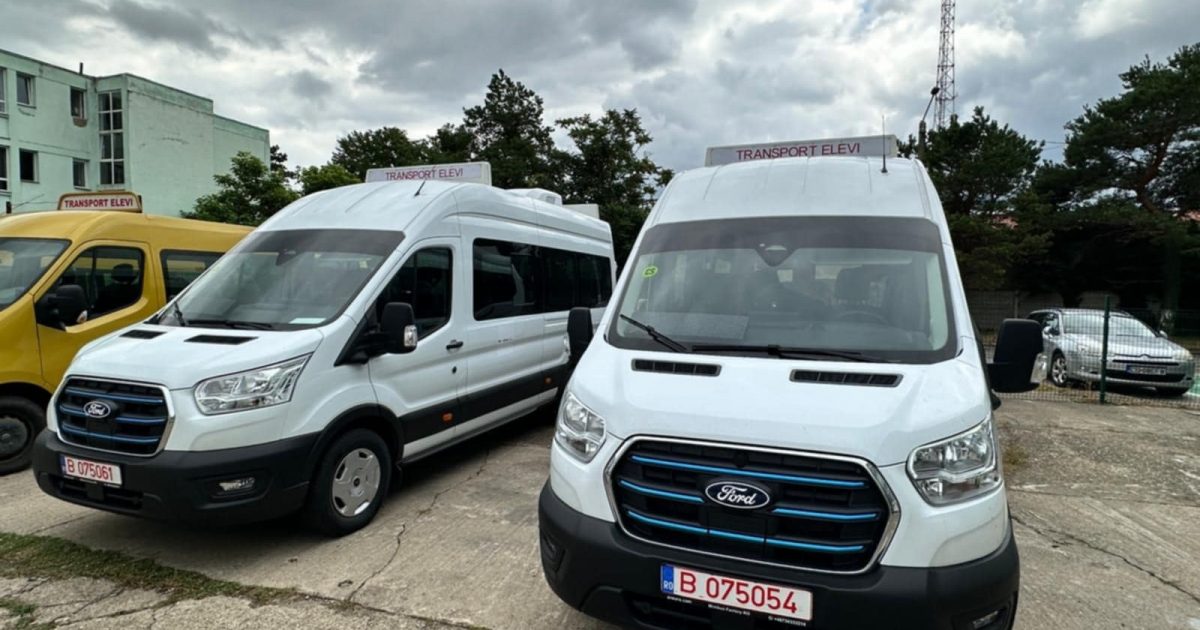Transport modern pentru elevii din Moldova Nouă – Școala începe cu vești bune!