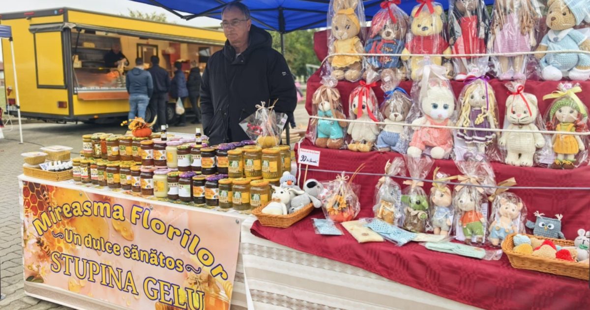 Arome, zâmbete și competiții pe faleză: Târgul de Toamnă de la Moldova Nouă a început în forță!