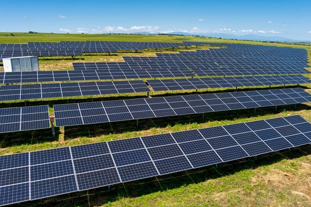REȘIȚA SE FACE VERDE! Parc fotovoltaic uriaș de 8,5 MW – investiție de 28 MILIOANE de lei care va schimba orașul din temelii!