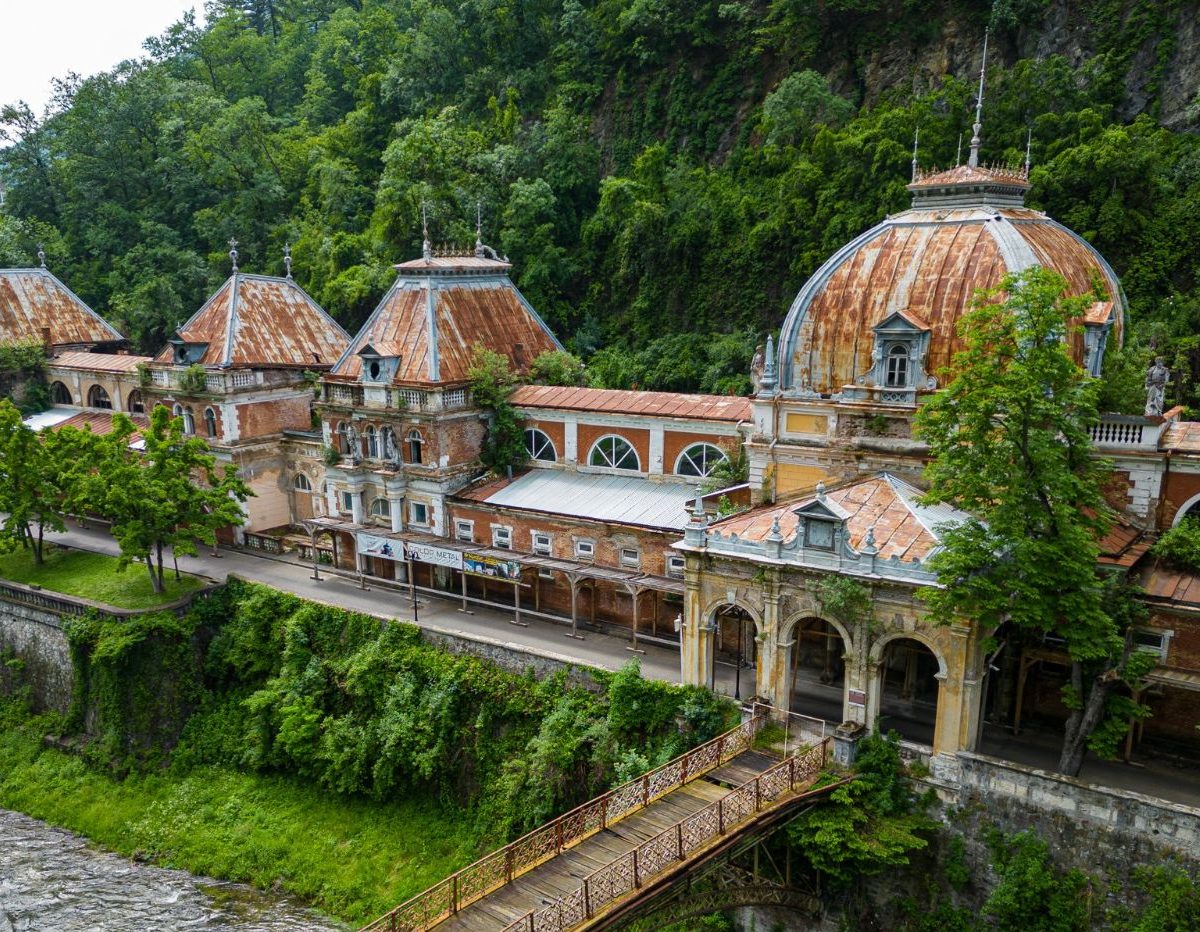  Stațiunea Băile Herculane, scoasă la mezat pe nimic