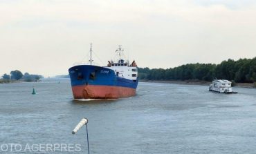 ȘOC PE DUNĂRE: Catastrofă ecologică evitată la mustață în Moldova Nouă! Navele "ucigașe" au otrăvit fluviul, dar eroii au salvat ziua!