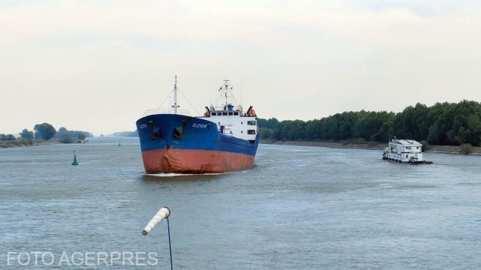 ȘOC PE DUNĂRE: Catastrofă ecologică evitată la mustață în Moldova Nouă! Navele „ucigașe” au otrăvit fluviul, dar eroii au salvat ziua!