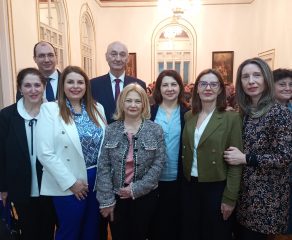 Prefectul de la Caraș-Severin, la chef cu sârbii! Dragomir a dat iama prin cocktail-uri și a promis că ne vizitează vecinii