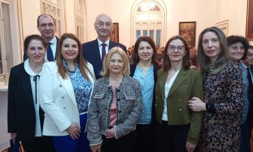 Prefectul de la Caraș-Severin, la chef cu sârbii! Dragomir a dat iama prin cocktail-uri și a promis că ne vizitează vecinii