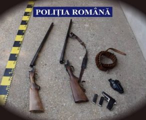 REȘIȚA-TRANZACȚIE CU ARME LETALE ÎN INIMA ORAȘULUI! Cumpărător prins în flagrant de polițiști
