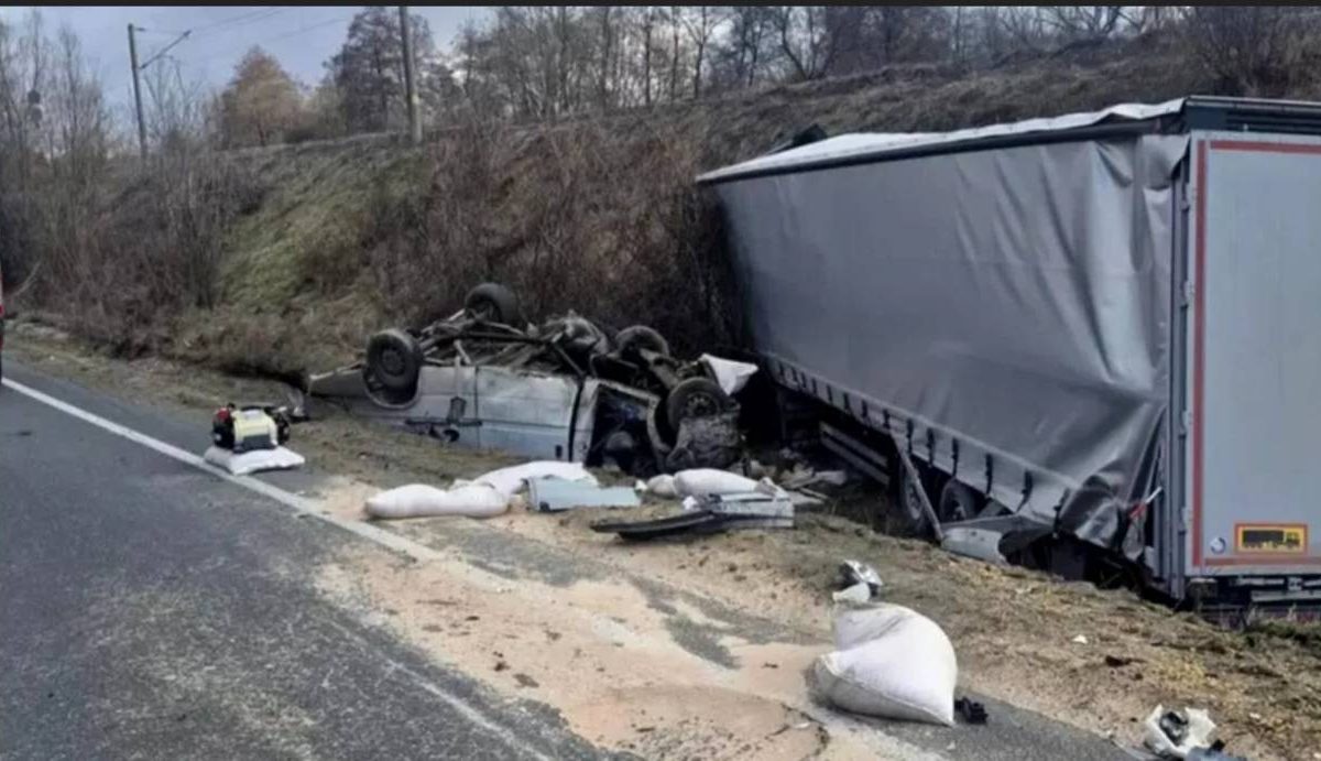 TRAGEDIE PE DRUMUL MORȚII DIN CARAȘ-SEVERIN: Trei victime, printre care doi copii, după ce un TIR a intrat pe contrasens!